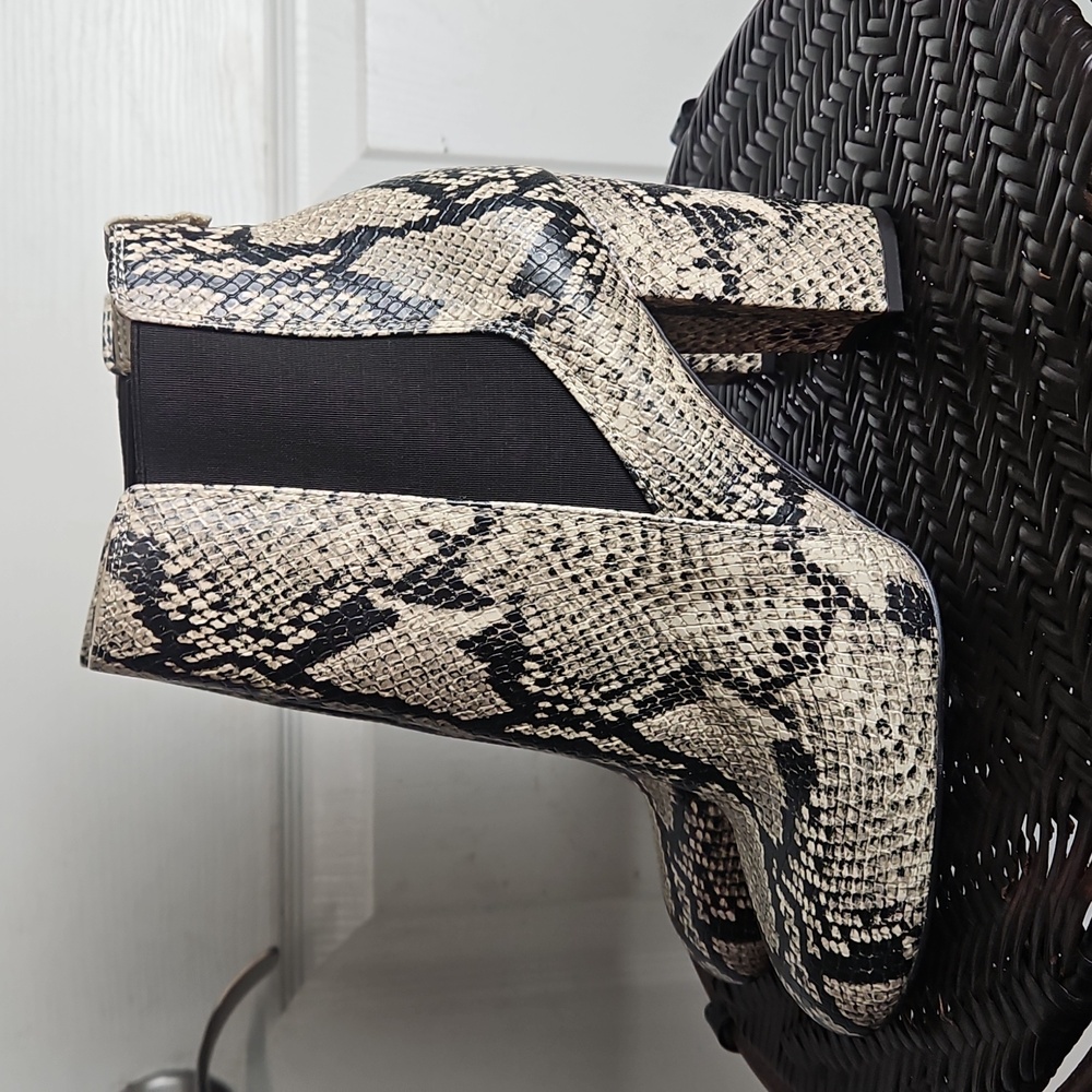 Sam Edelman Case Snakeskin-Printed Heeled Booties size 8 Ankle Boots Vegan
